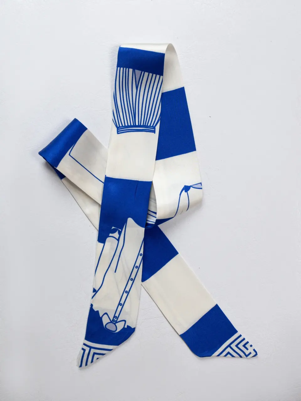 Silk Twilly in authentic printed silk