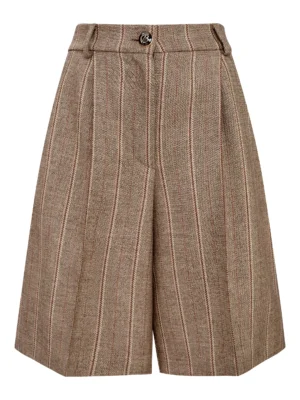 City shorts with slits